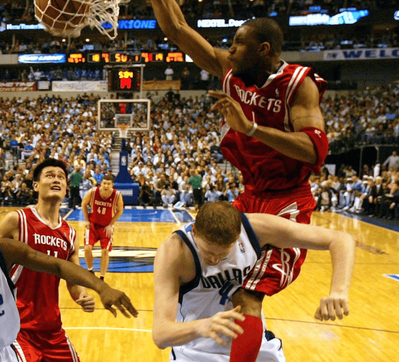 国王轻取中国男篮,布拉德利爆发神勇 国王轻取中国男篮,布拉德利爆发神勇