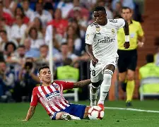 拜仁完胜巴西,维尼修斯送出助攻 拜仁完胜巴西,维尼修斯送出助攻