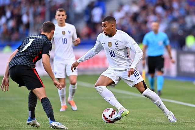 法国力克日本，恩昆库一己之力扛起全队的简单介绍