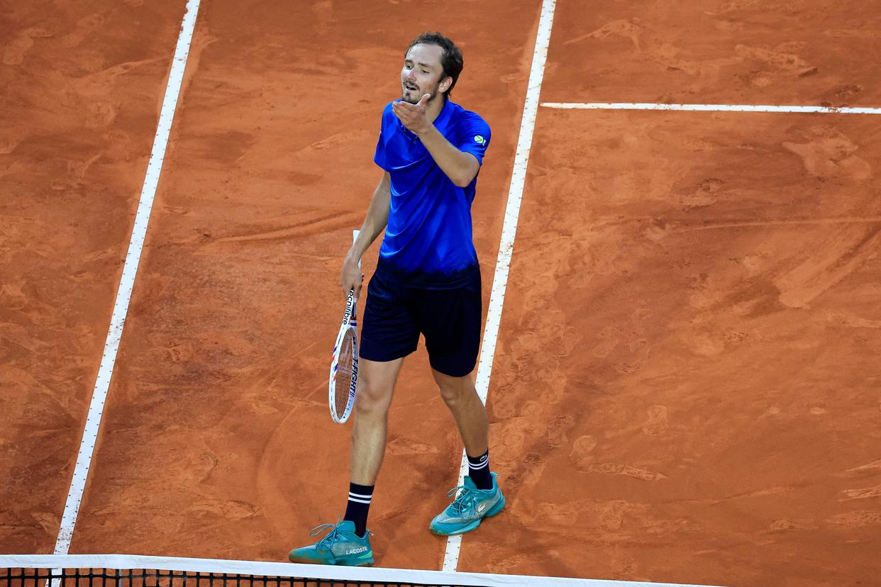 关于法国网球队逆转德国网球队，梅德韦杰夫三分雨点燃全场的信息