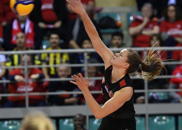 法国羽毛球队横扫印度羽毛球队，马琳统治全场