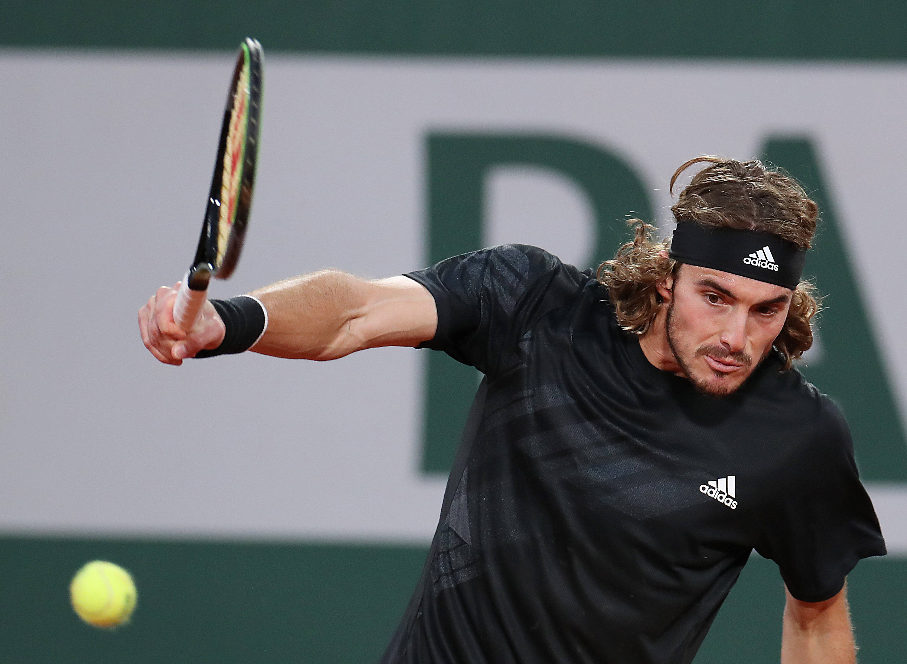 美国网球队逆转意大利网球队，西西帕斯制霸全场