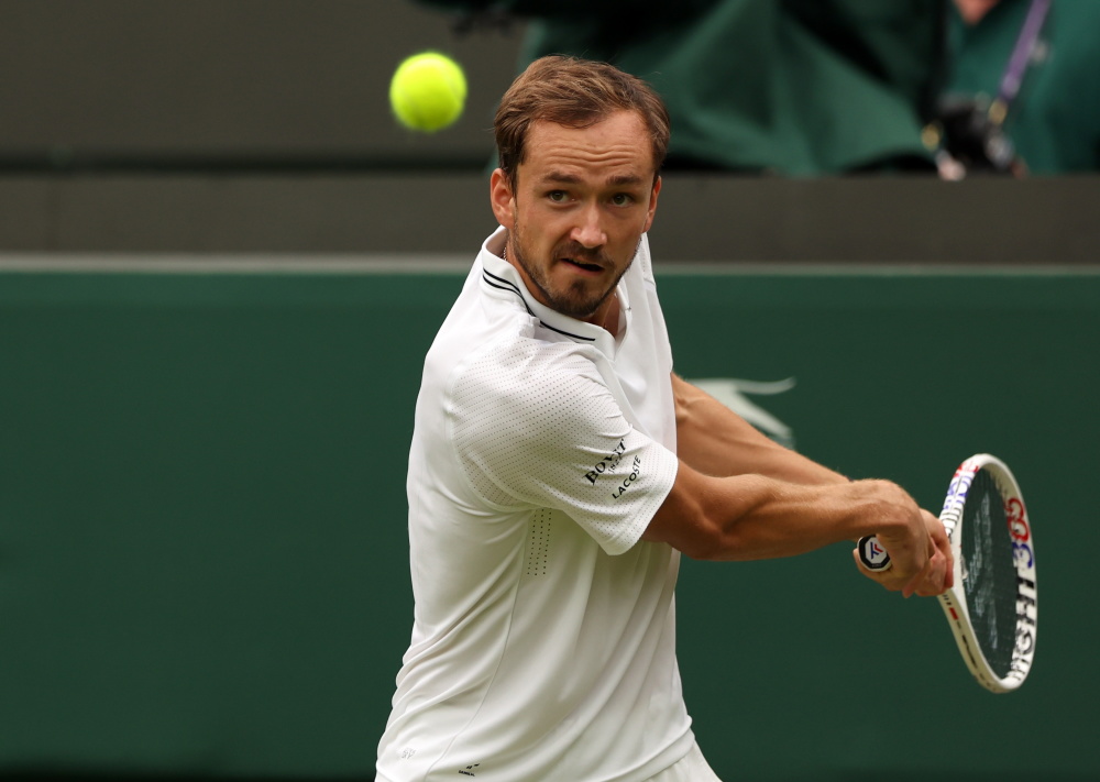 西班牙网球队爆冷英国网球队，梅德韦杰夫惊艳世界的简单介绍