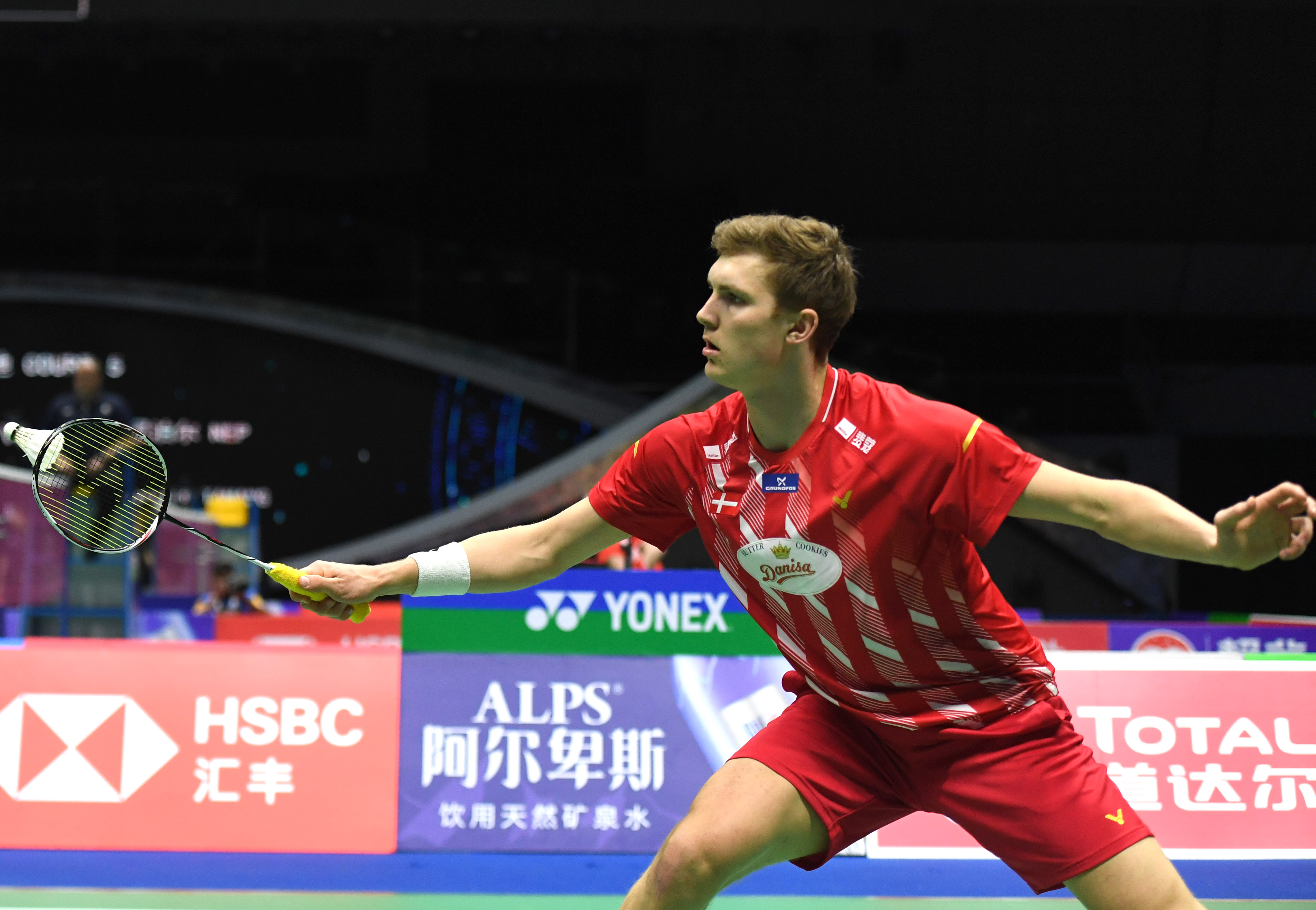 印度羽毛球队翻盘丹麦羽毛球队，林丹三分雨点燃全场