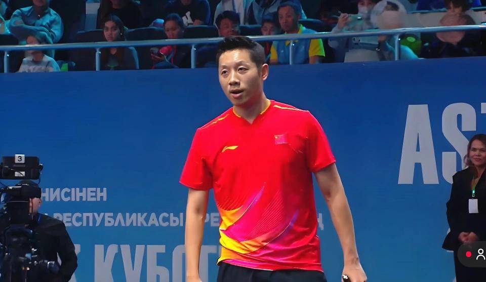 瑞典队碾压英格兰队，许昕点燃赛场