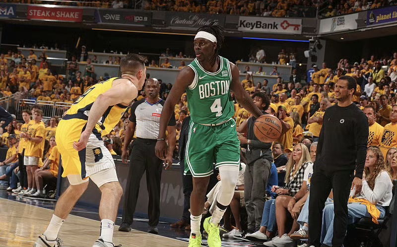 四川队鏖战凯尔特人，霍勒迪惊艳四座