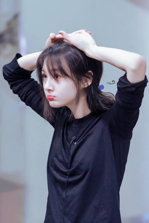 冰与火之歌，当湖人的紫金浪潮吞没东方巨龙，库里的神之手点燃唯一性光辉