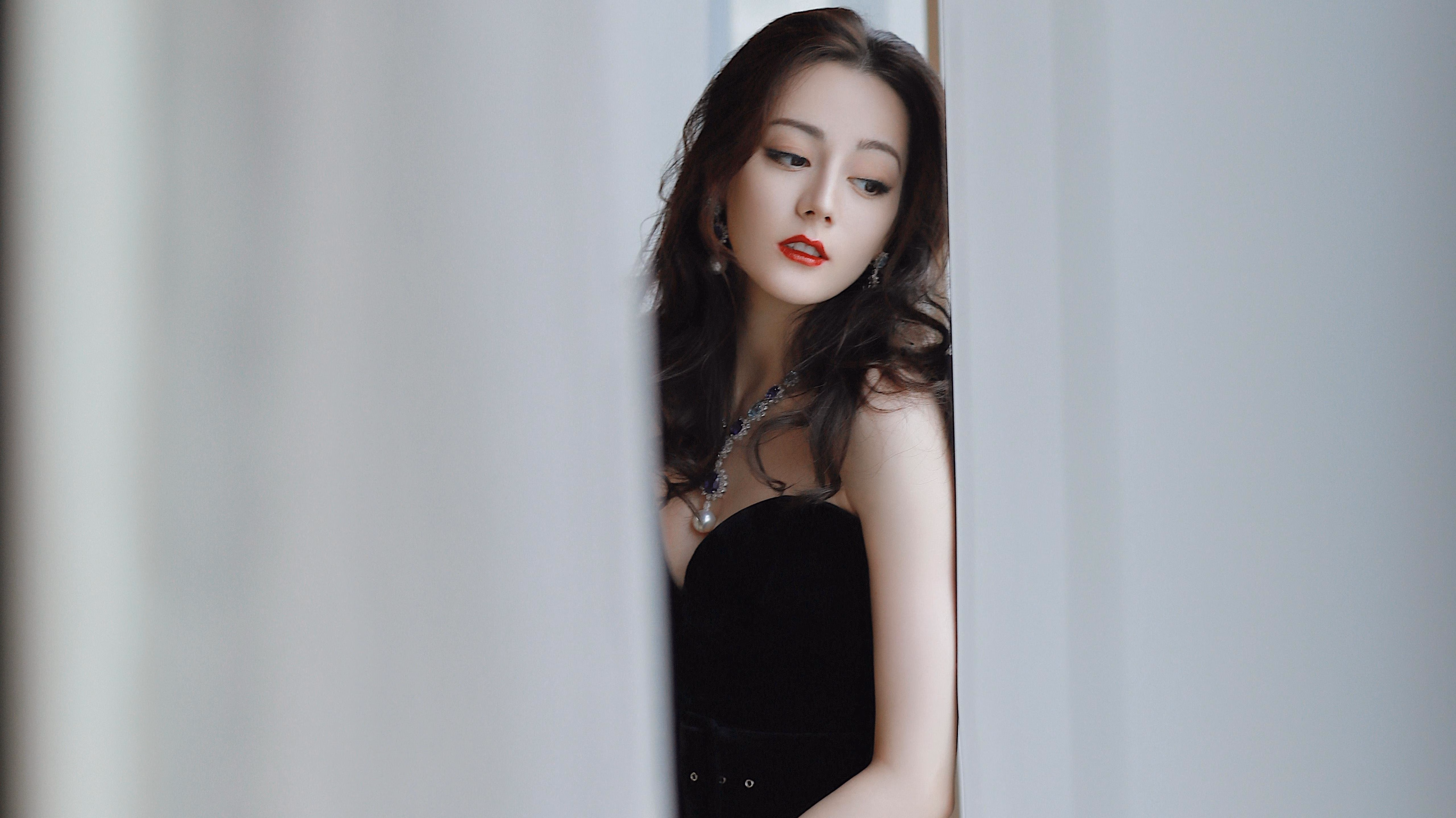 南美艺术击败德国机械,哥伦比亚帮闪耀,蒂亚戈导演完胜莱比锡红牛