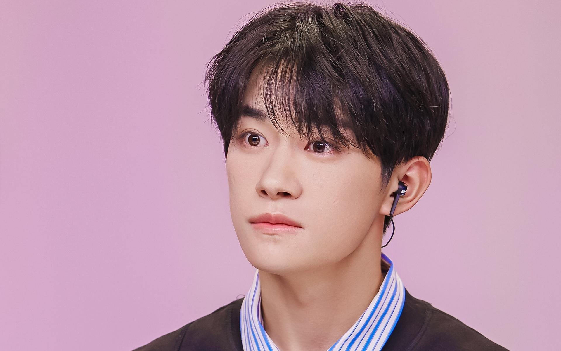 跨界风暴,深圳队战术压制开拓者,库里在F1街道赛式进攻中接管比赛