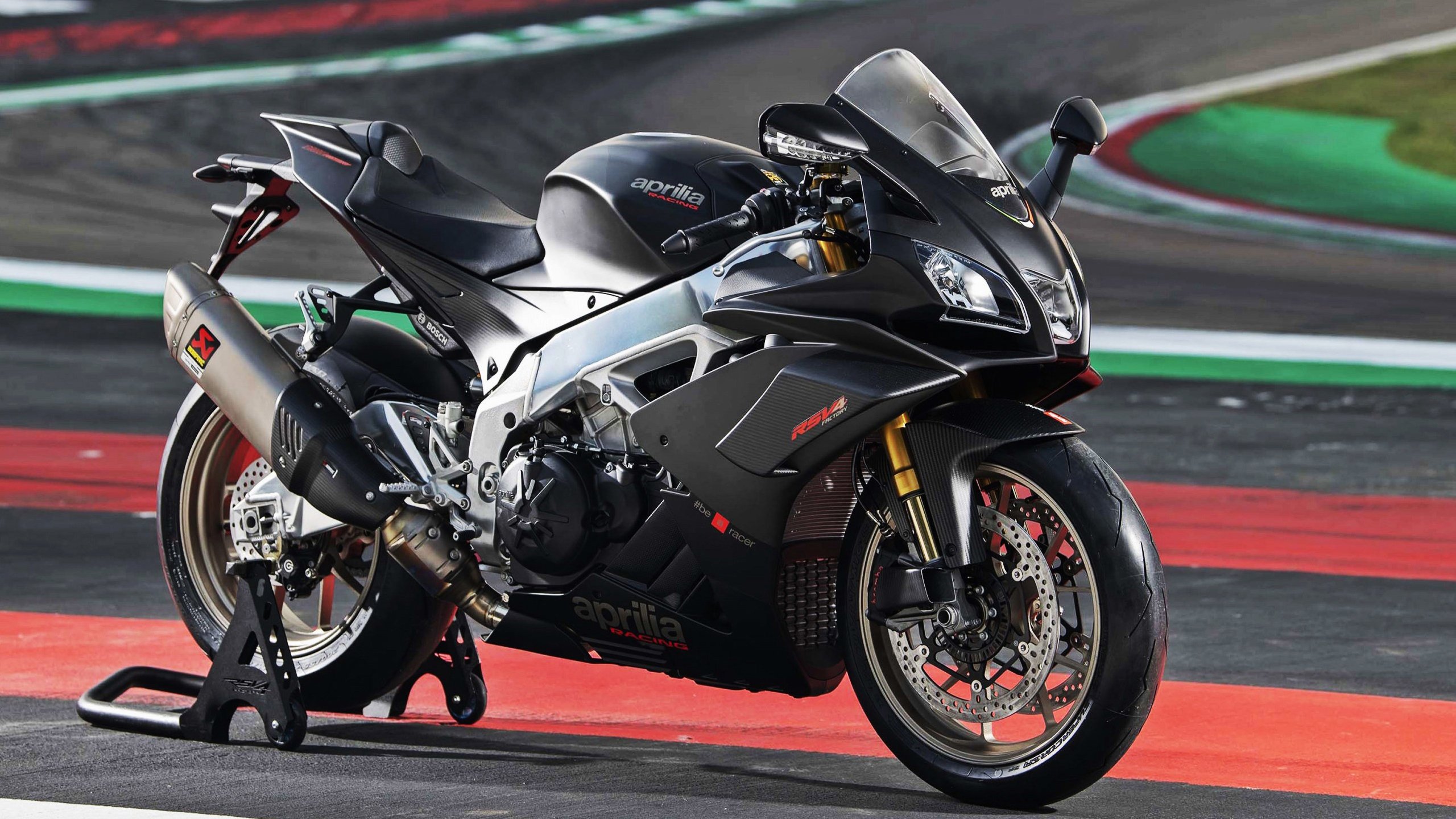 跨界对垒,当NBA总决赛战术移民绿茵场,加拿大如何用空间哲学压制曼联