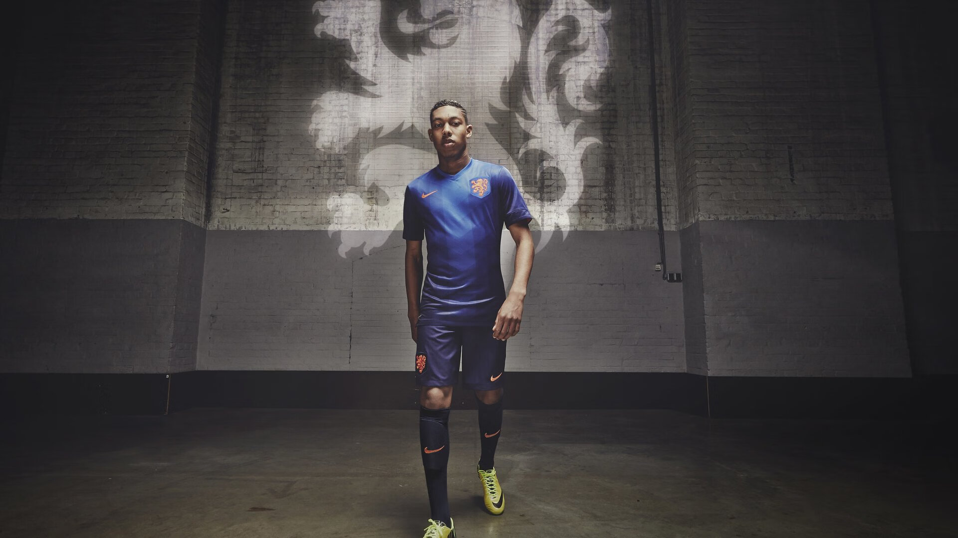 一人战一国，贝林厄姆在里斯本的画布上，以个人能力改写了足球的集体定义